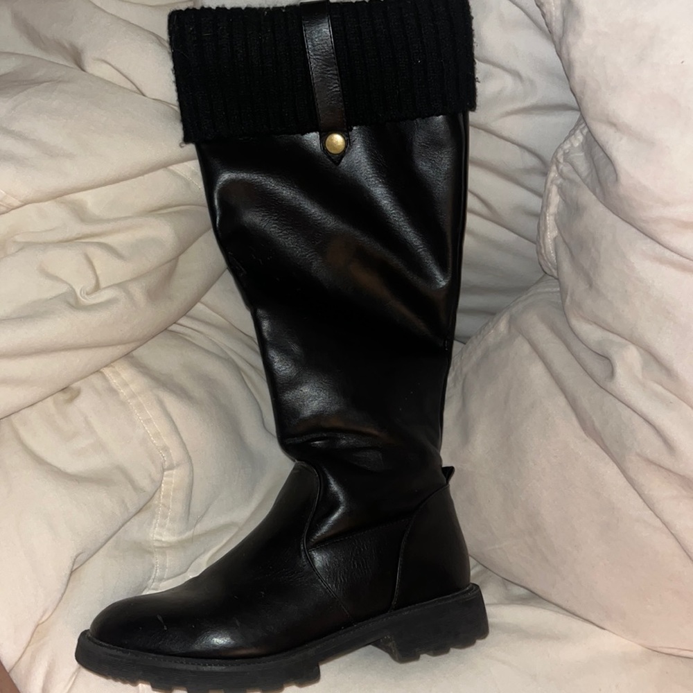 Shoedazzle- Black Knee-high Boots